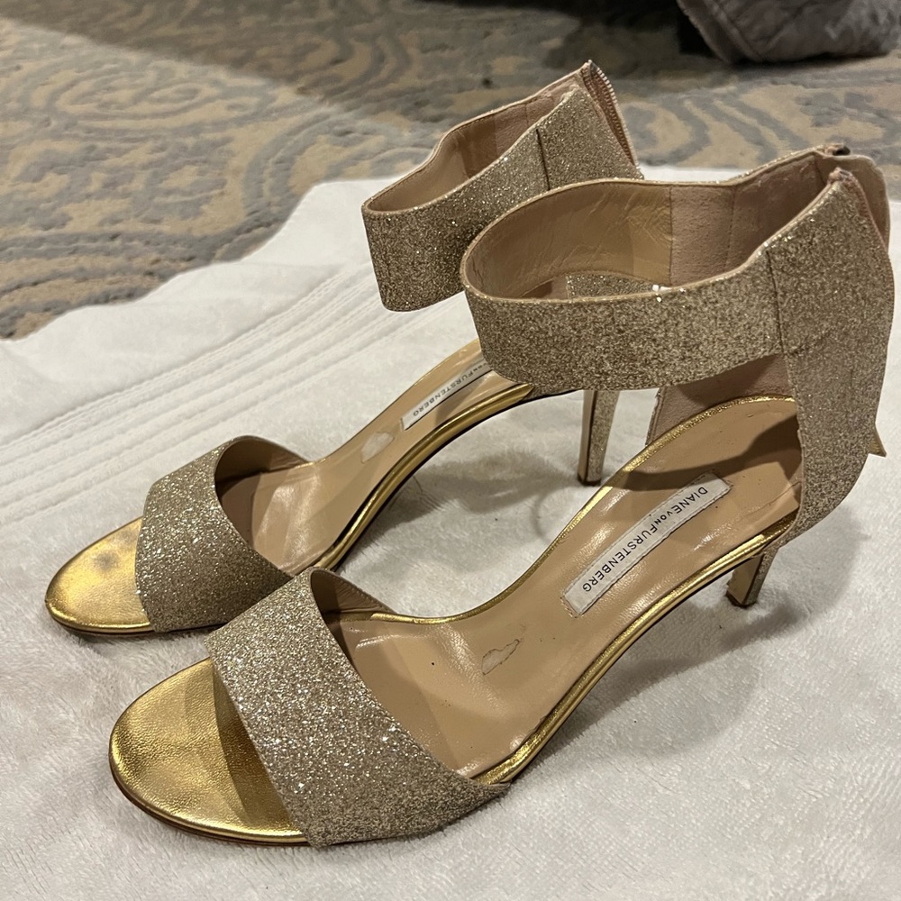 Excellent condition sparkly gold sandals